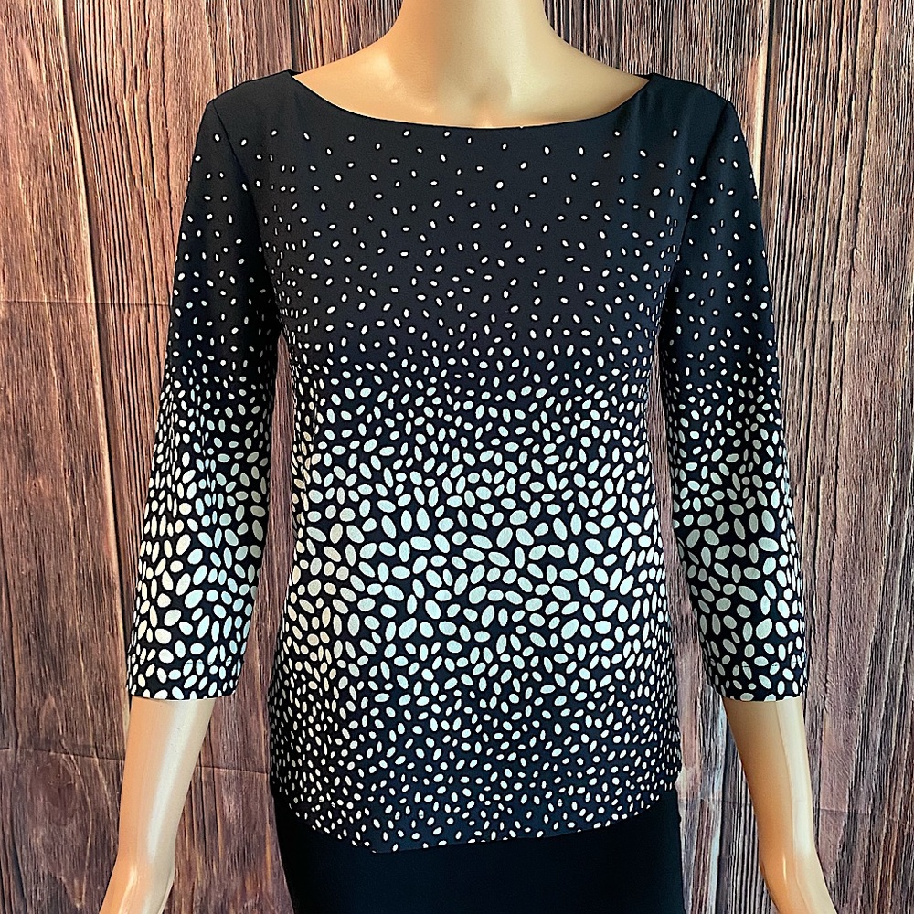 Ann Taylor size 0 Dark navy blue and white petal plant print business casual